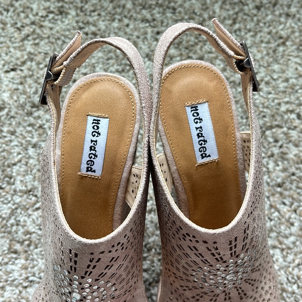 Not rated wedges size 7.5 size great condition never worn - Picture 6 of 12
